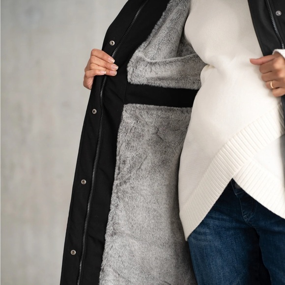 Seraphine Valetta Navy Maternity Coat with Gray Lining - Picture 6 of 7